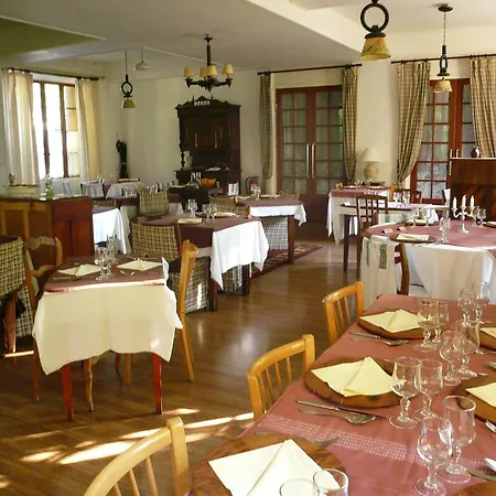 Hotel D'ailefroide 2*